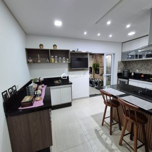 Casa de Condomínio no Jardim Califórnia em Jacareí - imagem 23