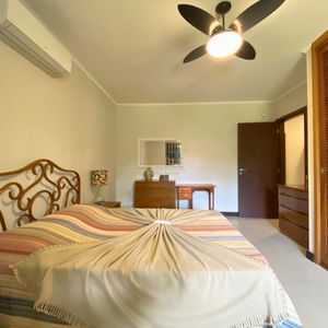 Casa com 518m², 5 dormitórios, 2 suítes, 2 vagas no bairro Praia Grande em Torres para Comprar