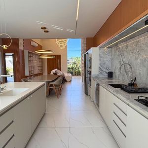 Casa de Condomínio com 233m², 3 dormitórios, 3 suítes, 2 vagas no Reserva das Águas em Torres para Comprar