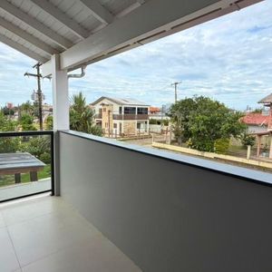 Casa com 284m², 4 dormitórios, 1 suíte, 2 vagas no bairro Igra Sul em Torres para Comprar