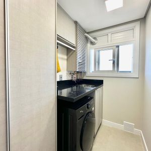 Apartamento com 104m², 3 dormitórios, 1 suíte, 2 vagas no Ibiza em Torres para Comprar