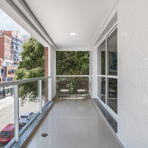 Cobertura com 230m², 3 dormitórios, 1 suíte, 2 vagas no Le Grand em Torres para Comprar
