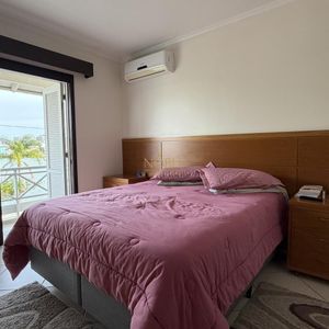 Casa com 252m², 5 dormitórios, 1 suíte, 2 vagas no bairro Centro em Torres para Comprar