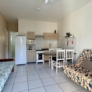 Pousada, 8 dormitórios, 3 suítes, 7 vagas no bairro Praia da Cal em Torres para Comprar