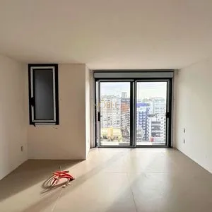 Apartamento com 385m², 4 dormitórios, 4 suítes, 2 vagas no Vanguard em Torres para Comprar