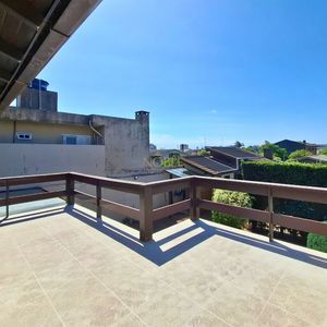 Casa, 3 dormitórios, 1 suíte, 2 vagas no bairro Stan em Torres para Comprar