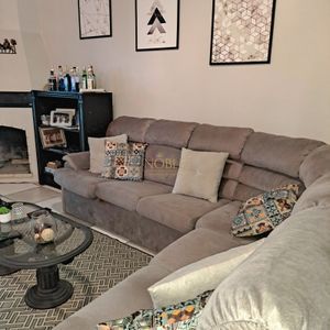 Sobrado com 330m², 3 dormitórios, 1 suíte, 5 vagas no bairro Centenário em Torres para Comprar