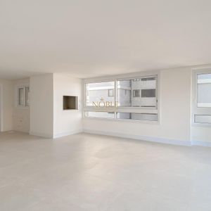 Apartamento com 130m², 3 dormitórios, 1 suíte, 2 vagas no Monterrey em Torres para Comprar