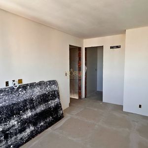 Duplex com 84m², 2 dormitórios, 2 suítes, 1 vaga no Punta Del Sole em Torres para Comprar