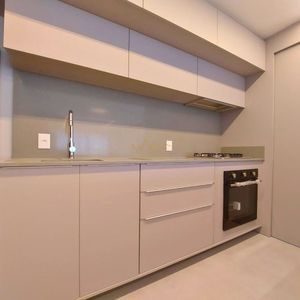 Apartamento com 108m², 3 dormitórios, 1 suíte, 2 vagas no Maui Residencial em Torres para Comprar