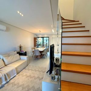 Sobrado com 93m², 2 dormitórios, 2 suítes, 1 vaga no bairro Morada das Palmeiras em Torres para Comprar