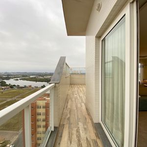 Cobertura com 167m², 3 dormitórios, 1 suíte, 2 vagas no Dom Raphael em Torres para Comprar