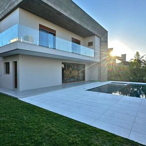 Casa de Condomínio com 360m², 4 dormitórios, 4 suítes, 2 vagas no Ocean Side em Torres para Comprar