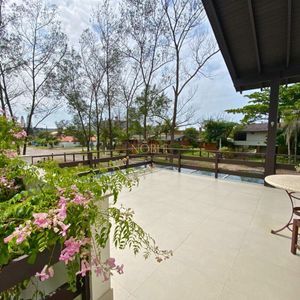 Casa com 518m², 5 dormitórios, 2 suítes, 2 vagas no bairro Praia Grande em Torres para Comprar