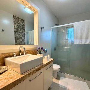 Casa, 3 dormitórios, 1 suíte, 2 vagas no bairro Praia Grande em Torres para Comprar