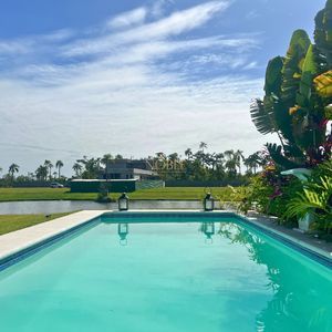 Casa de Condomínio com 226m², 3 dormitórios, 3 suítes, 2 vagas no Reserva das Águas em Torres para Comprar