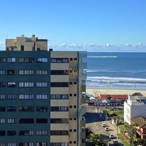 Apartamento com 232m², 4 dormitórios, 4 suítes, 2 vagas no Estevanell em Torres para Comprar