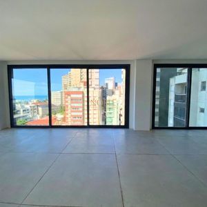 Apartamento com 207m², 4 dormitórios, 4 suítes, 2 vagas no Domus em Torres para Comprar