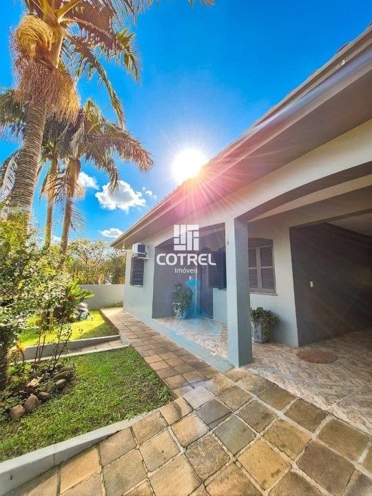 Casa à Venda 3 dormitórios sendo 1 suíte no bairro Camobi em Santa Maria - RS