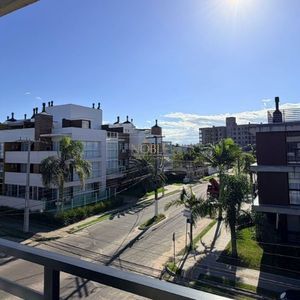 Apartamento com 68m², 2 dormitórios, 1 suíte, 2 vagas no Fratello em Torres para Comprar