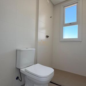 Apartamento, 2 dormitórios, 2 suítes, 2 vagas no Punta Del Sole em Torres para Comprar