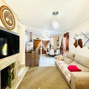 Sobrado com 176m² e 3 dormitórios no bairro Universitário em Lajeado para Comprar