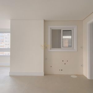 Apartamento com 130m², 3 dormitórios, 1 suíte, 2 vagas no Monterrey em Torres para Comprar