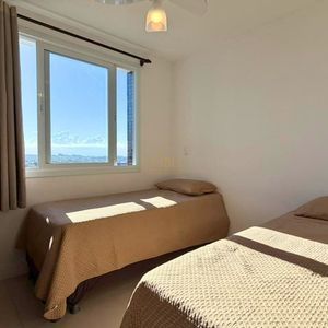 Apartamento com 68m², 2 dormitórios, 1 suíte, 1 vaga no Monet em Torres para Comprar