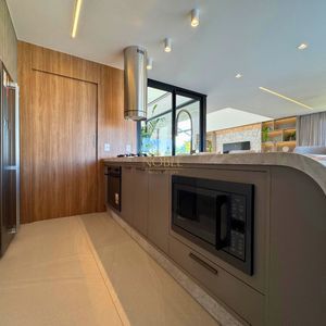 Casa de Condomínio com 311m², 3 dormitórios, 3 suítes, 2 vagas no Reserva das Águas em Torres para Comprar