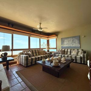 Apartamento com 190m², 3 dormitórios, 1 suíte, 1 vaga no Ville Saint Tropez em Torres para Comprar