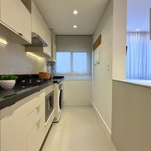 Apartamento com 53m², 1 dormitório, 1 suíte, 1 vaga no Punta Del Sole em Torres para Comprar