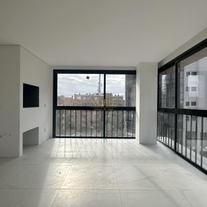 Apartamento com 88m², 2 dormitórios, 1 suíte, 1 vaga no LONDON em Torres para Comprar