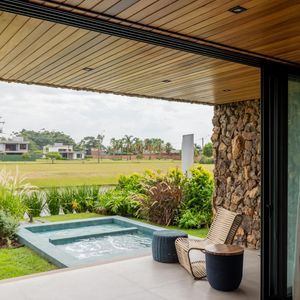 Casa de Condomínio com 244m², 4 dormitórios, 4 suítes, 2 vagas no Condomínio Ilhas Park em Torres para Comprar