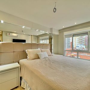 Apartamento com 120m², 3 dormitórios, 1 suíte, 2 vagas no Michelângelo em Torres para Comprar