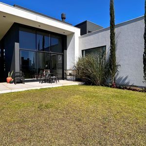 Casa de Condomínio com 175m², 3 dormitórios, 3 suítes, 2 vagas no Reserva das Águas em Torres para Comprar