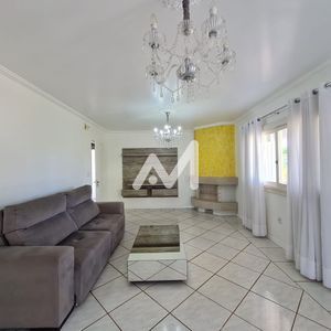 Casa com 130m² e 3 dormitórios no bairro Universitário em Lajeado para Alugar