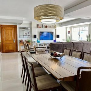 Apartamento com 186m², 3 dormitórios, 1 suíte, 4 vagas no Debret em Torres para Comprar