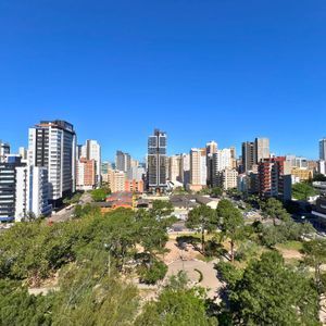 Cobertura com 198m², 3 dormitórios, 1 suíte, 2 vagas no Solar da Praça em Torres para Comprar