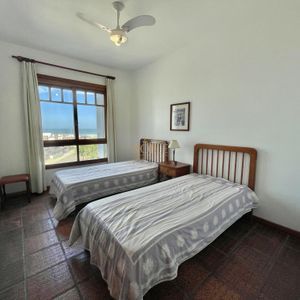 Apartamento com 186m², 3 dormitórios, 1 suíte, 2 vagas no Debret em Torres para Comprar