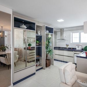 Apartamento com 201m², 3 dormitórios, 1 suíte, 3 vagas no Paris em Torres para Comprar