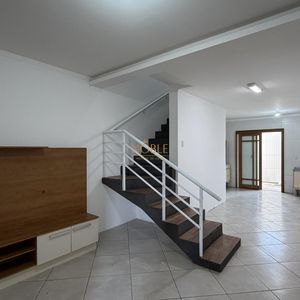 Geminado com 60m², 2 dormitórios, 1 vaga no bairro Morada das Palmeiras em Torres para Comprar