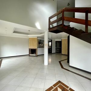 Casa com 180m², 4 dormitórios, 4 suítes, 2 vagas no bairro Praia da Cal em Torres para Comprar