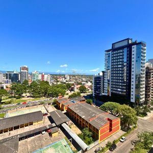 Apartamento com 102m², 3 dormitórios, 1 suíte, 2 vagas no Maui Residencial em Torres para Comprar