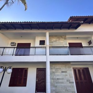 Casa com 420m², 5 dormitórios, 3 suítes, 1 vaga no bairro Centro em Torres para Comprar