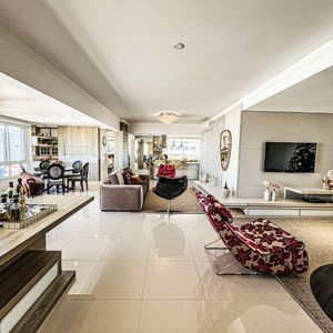 Apartamento com 249m², 4 dormitórios, 4 suítes, 3 vagas no Graziela em Torres para Comprar