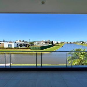 Casa de Condomínio com 444m², 4 dormitórios, 4 suítes, 4 vagas no Reserva das Águas em Torres para Comprar