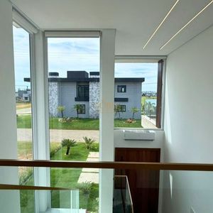 Casa com 258m², 4 dormitórios, 4 suítes, 2 vagas no Reserva das Águas em Torres para Comprar