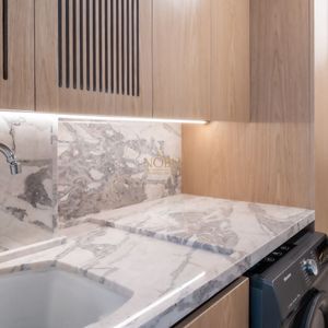 Apartamento com 109m², 3 dormitórios, 1 suíte, 2 vagas no San Pietro em Torres para Comprar