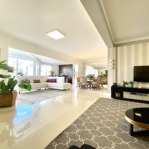 Apartamento com 249m², 4 dormitórios, 4 suítes, 3 vagas no Graziela em Torres para Comprar