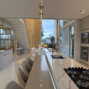 Casa de Condomínio com 359m², 4 dormitórios, 4 suítes, 2 vagas no Reserva das Águas em Torres para Comprar